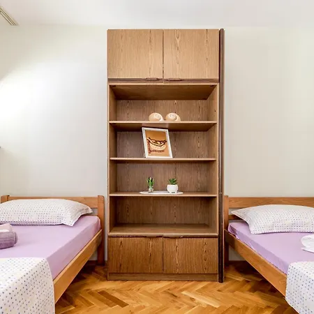 Goreta Apartman Kastela